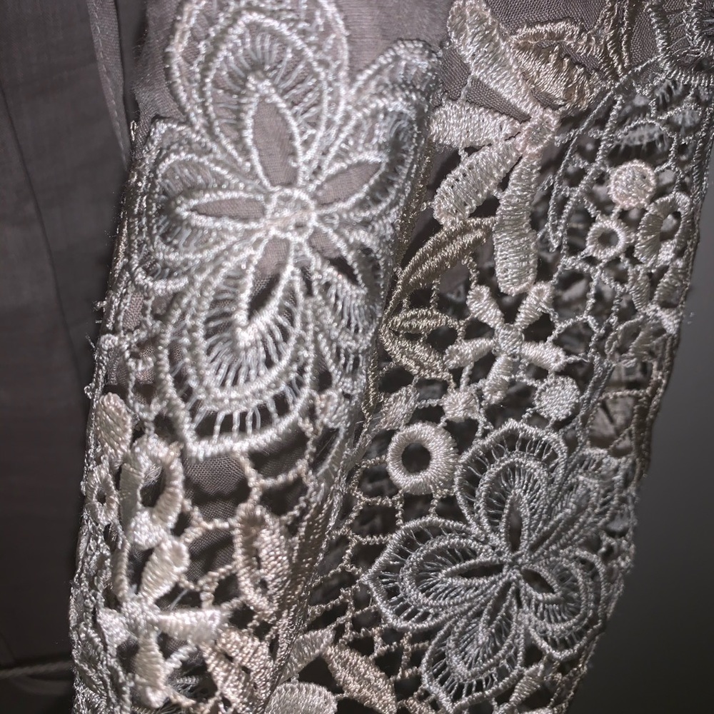 BEAUTIFUL Elie Tahari silky dress! - Picture 4 of 6